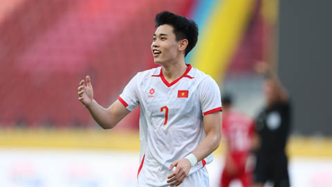 Đình Bắc giành giải hay nhất trận, khiến báo chí Malaysia phải kiêng sợ